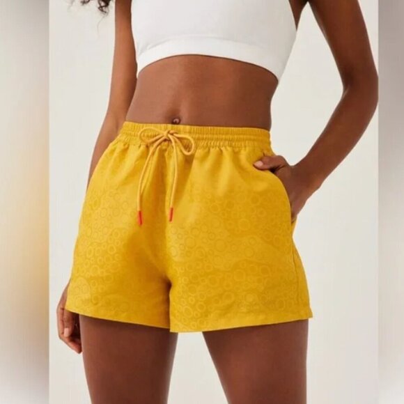 Outdoor Voices GeoShine 2.5 Goldfinch Yellow Athletic Shorts Pockets Women’s S - Picture 1 of 5